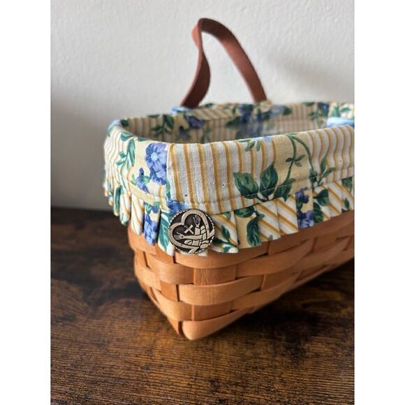 Longaberger 1999 Small Wall Hanging Basket with Leather Strap Signed w/Liner - Picture 2 of 9